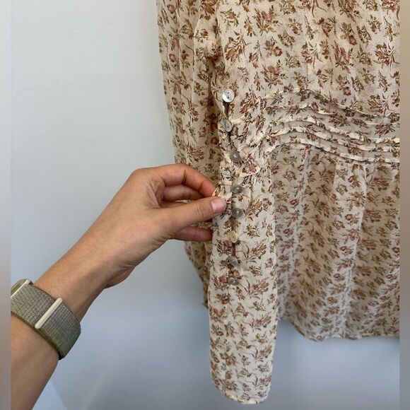 Tess Studio 100% Silk Tan Floral Sheer Long Sleeve Sheer Boho Blouse Size S/M - Picture 13 of 14